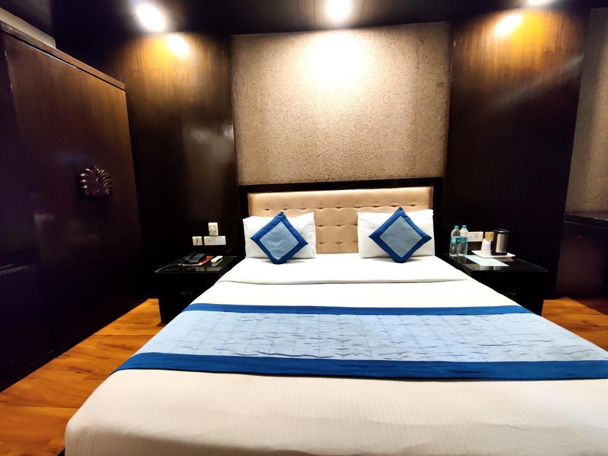Stay At Hotel Pride, Delhi, Near Karol Bagh Metro Дели Экстерьер фото