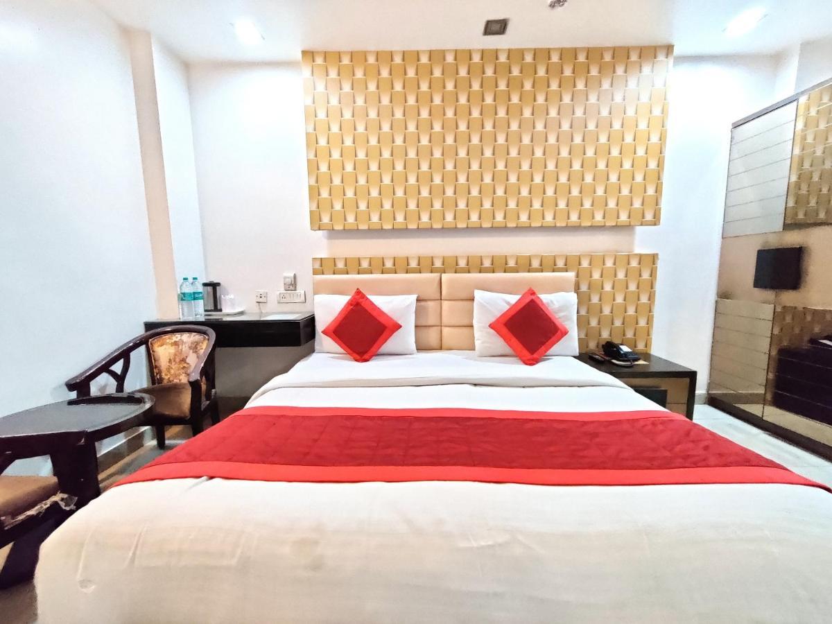 Stay At Hotel Pride, Delhi, Near Karol Bagh Metro Дели Экстерьер фото