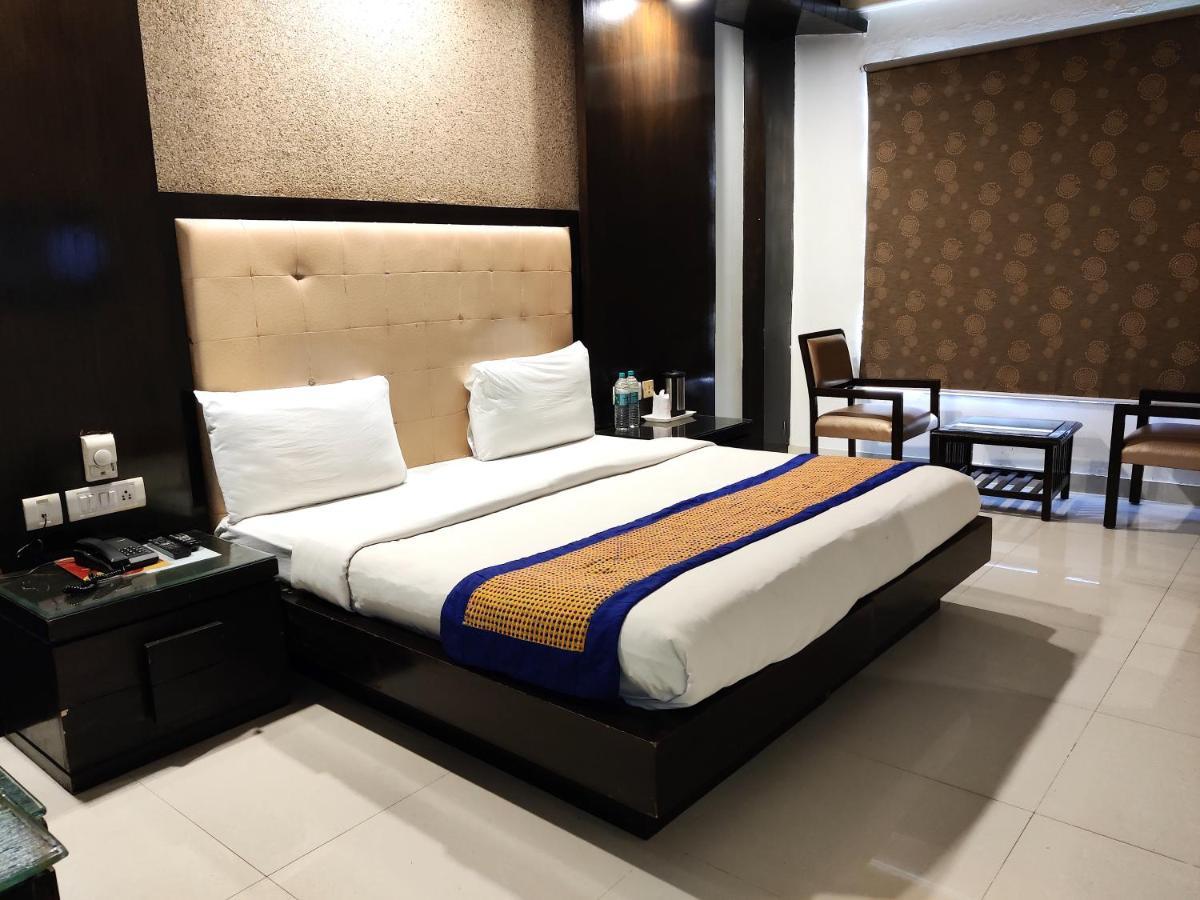 Hotel Delhi Pride, Karol Bagh Экстерьер фото