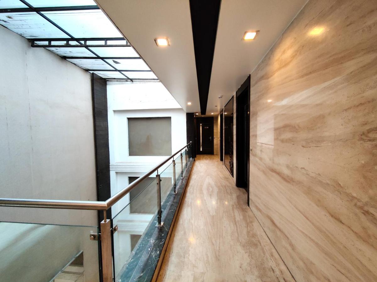 Stay At Hotel Pride, Delhi, Near Karol Bagh Metro Дели Экстерьер фото