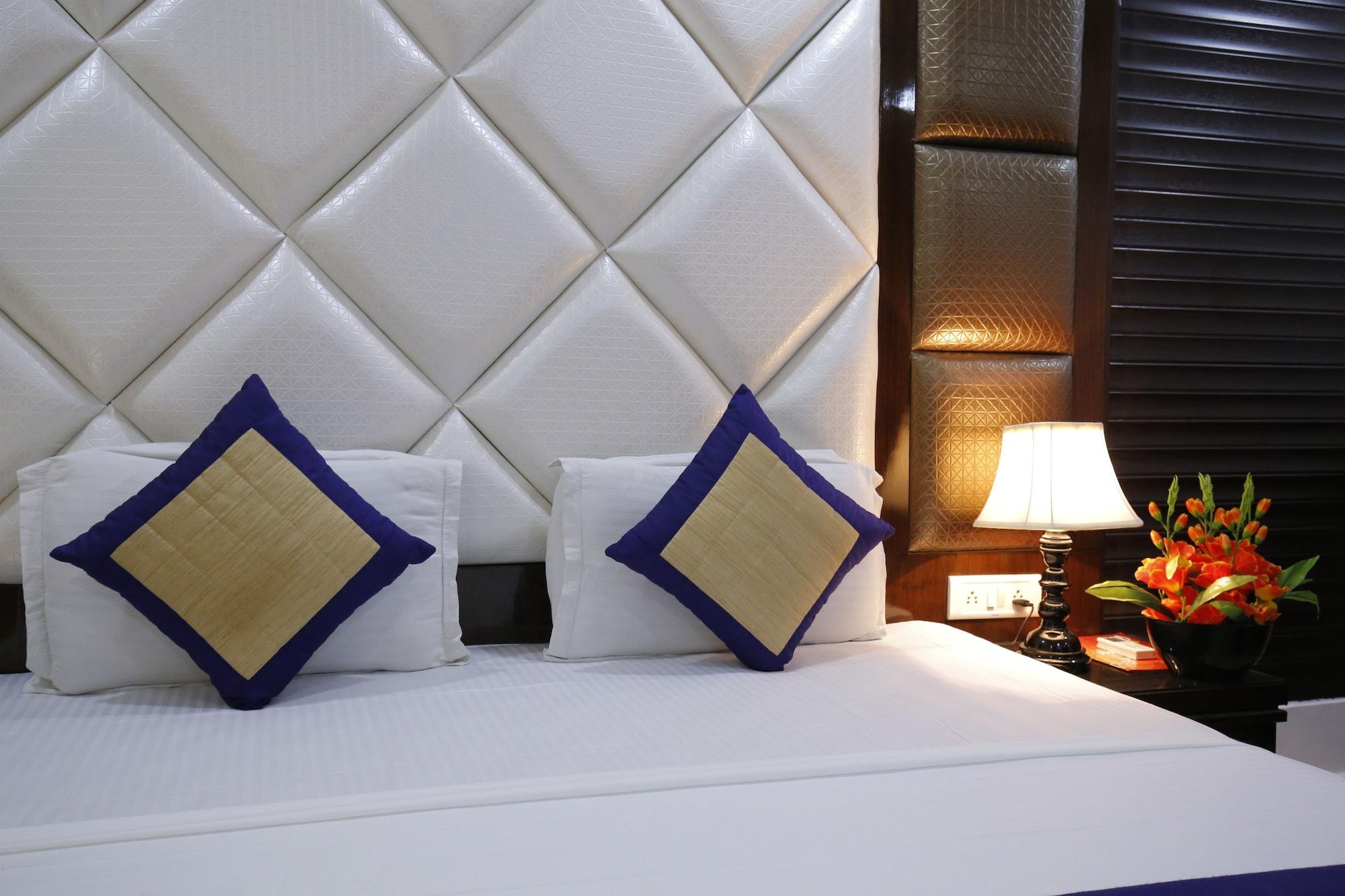 Stay At Hotel Pride, Delhi, Near Karol Bagh Metro Дели Экстерьер фото
