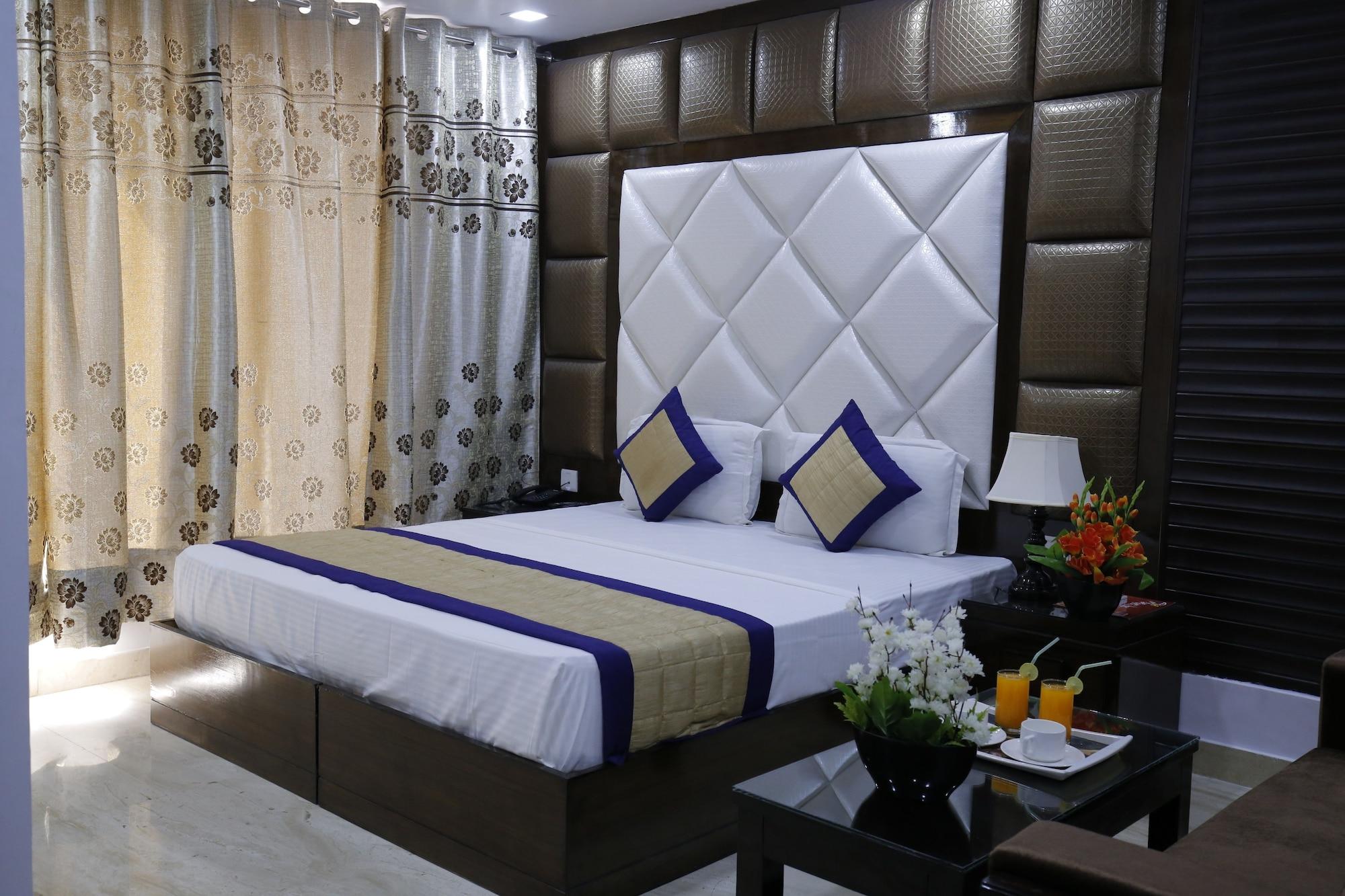 Stay At Hotel Pride, Delhi, Near Karol Bagh Metro Дели Экстерьер фото