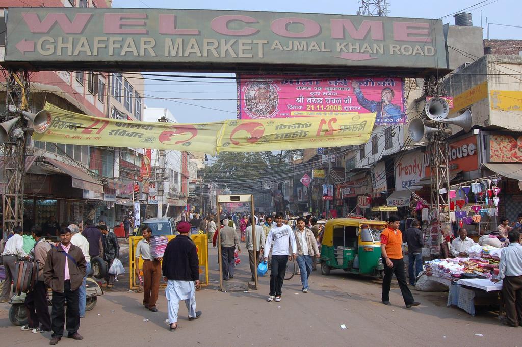 Stay At Hotel Pride, Delhi, Near Karol Bagh Metro Дели Экстерьер фото