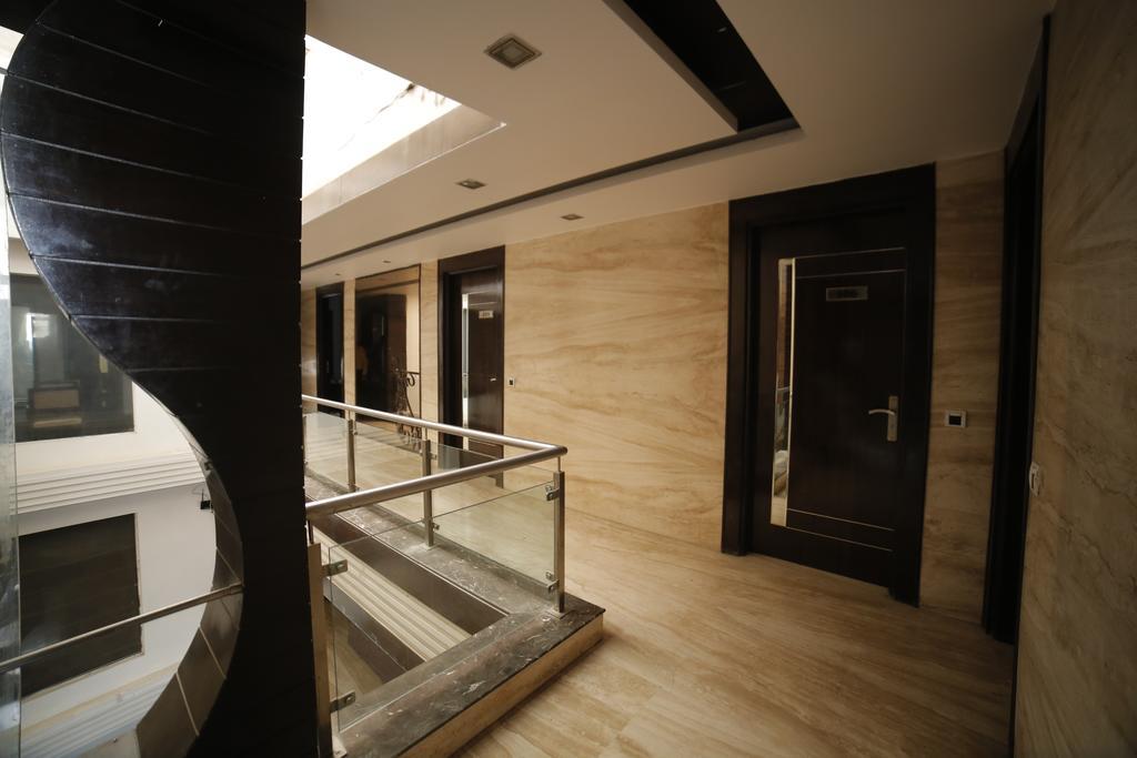 Stay At Hotel Pride, Delhi, Near Karol Bagh Metro Дели Экстерьер фото